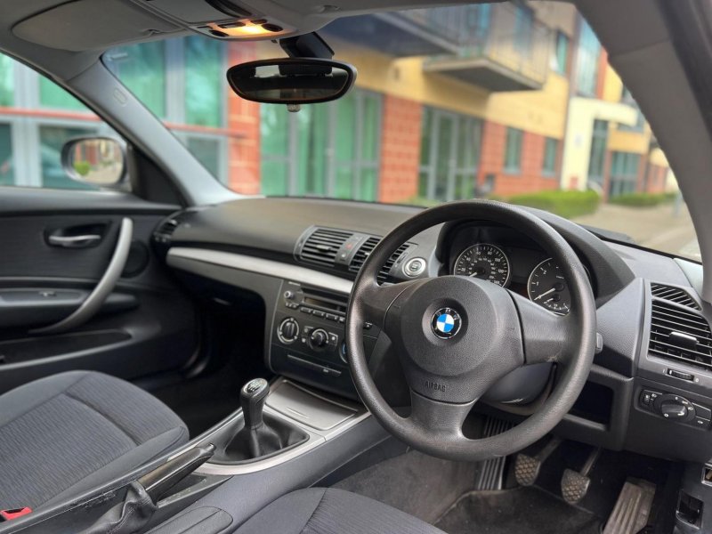 BMW 1 SERIES