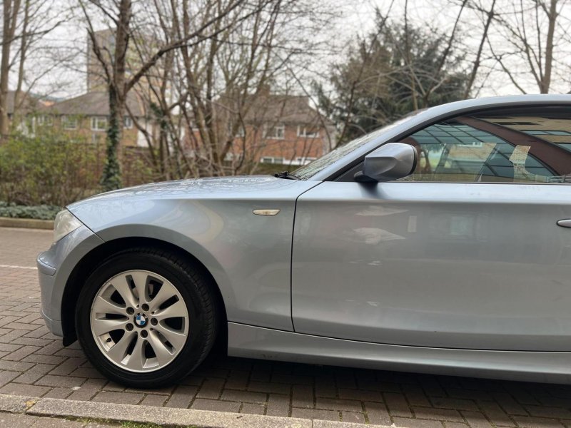 BMW 1 SERIES