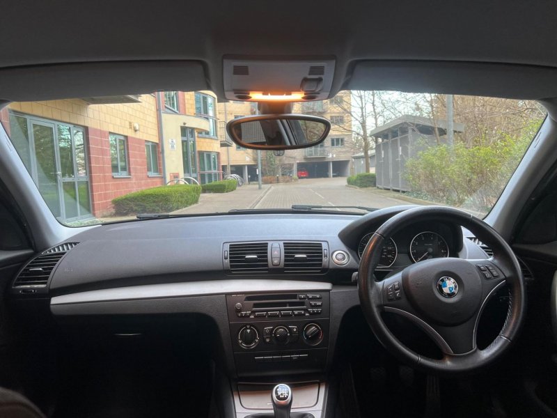 BMW 1 SERIES