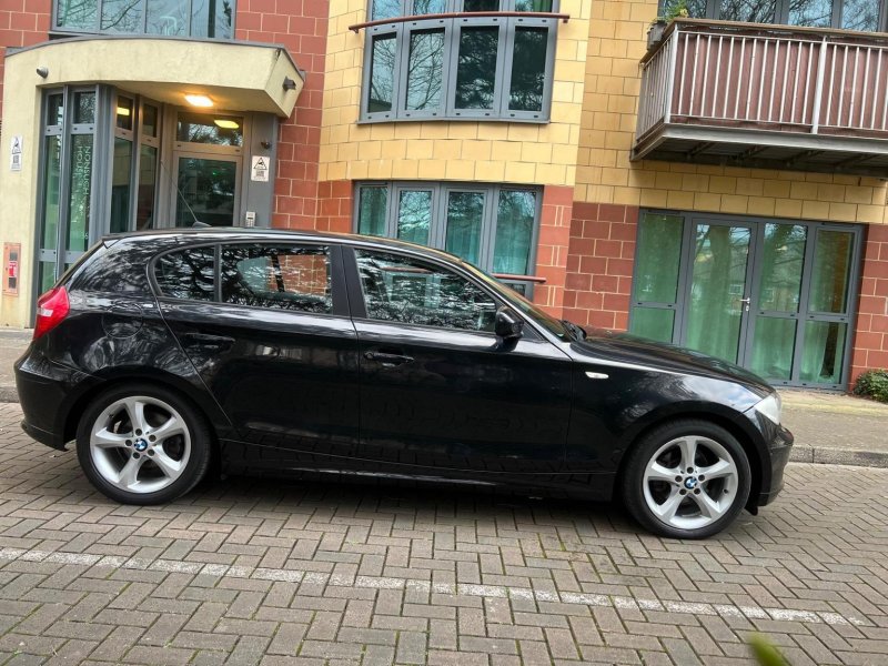 BMW 1 SERIES