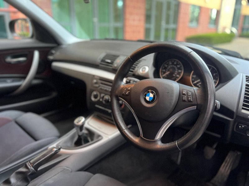 BMW 1 SERIES