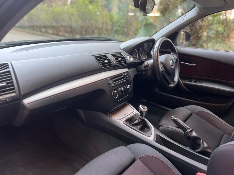 BMW 1 SERIES