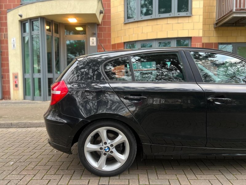BMW 1 SERIES
