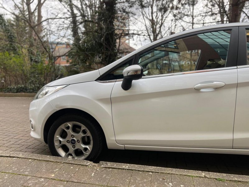 FORD FIESTA