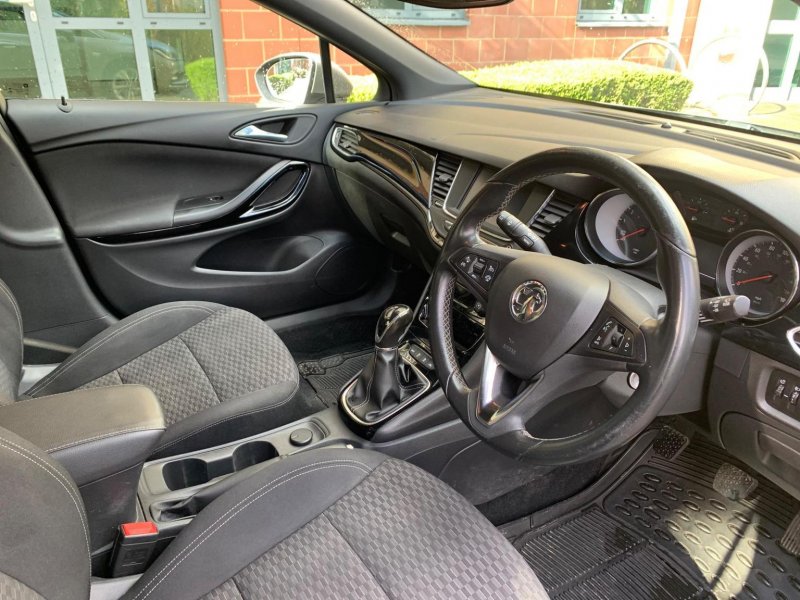 VAUXHALL ASTRA