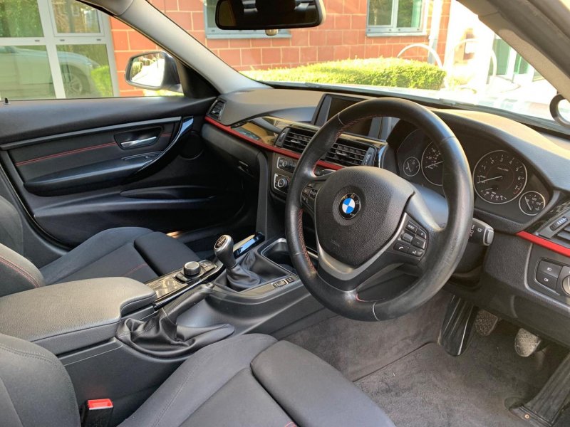 BMW 3 SERIES