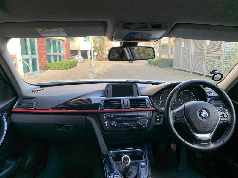BMW 3 SERIES