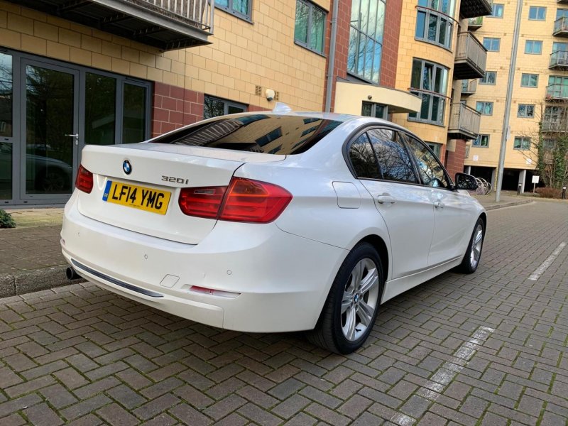 BMW 3 SERIES