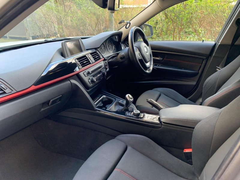 BMW 3 SERIES