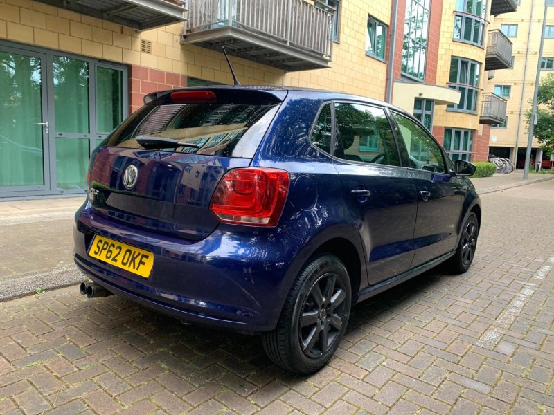 VOLKSWAGEN POLO