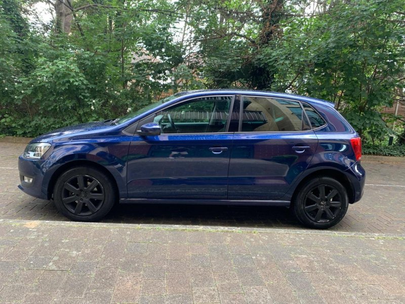 VOLKSWAGEN POLO
