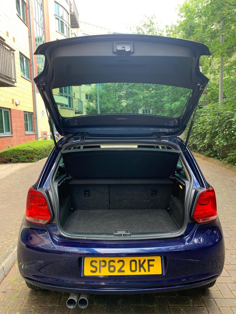 VOLKSWAGEN POLO