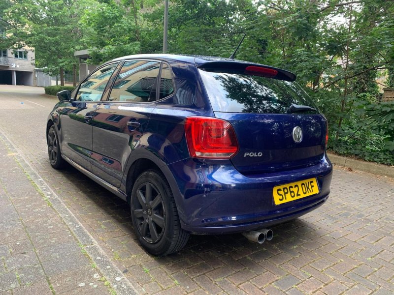 VOLKSWAGEN POLO