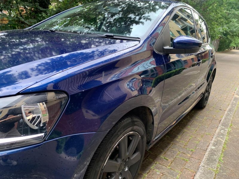 VOLKSWAGEN POLO