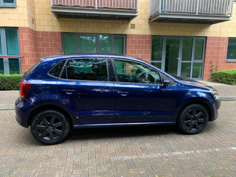 VOLKSWAGEN POLO