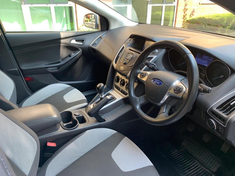 FORD FOCUS