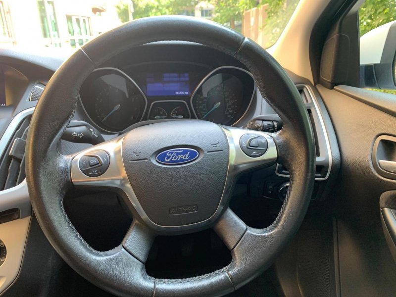 FORD FOCUS