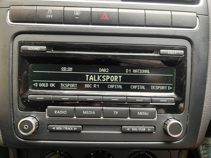 VOLKSWAGEN POLO