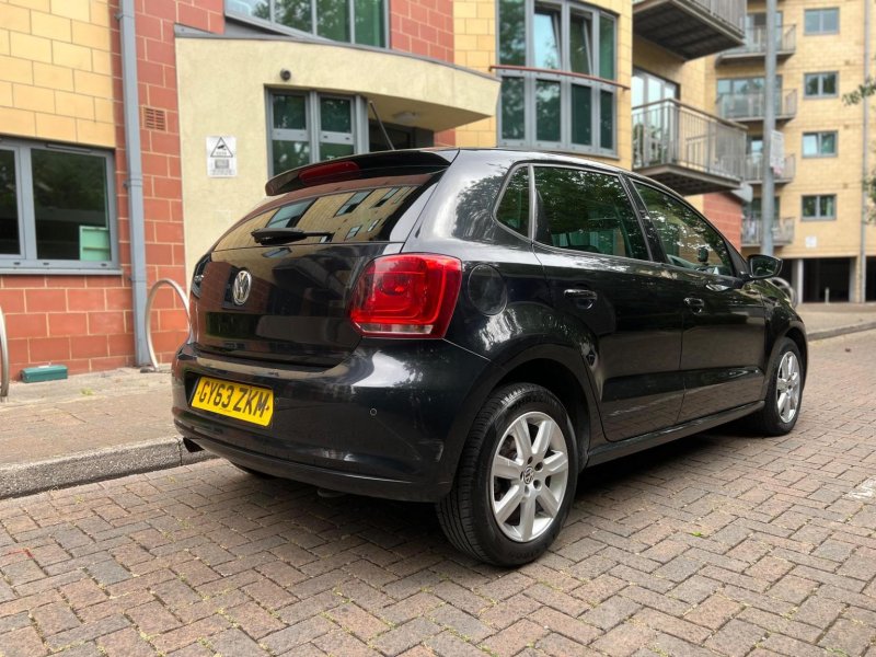VOLKSWAGEN POLO