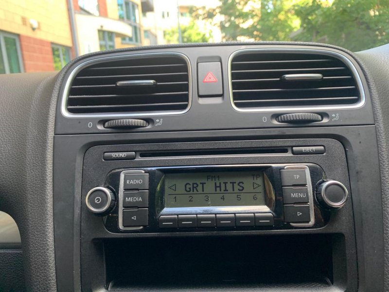 VOLKSWAGEN GOLF