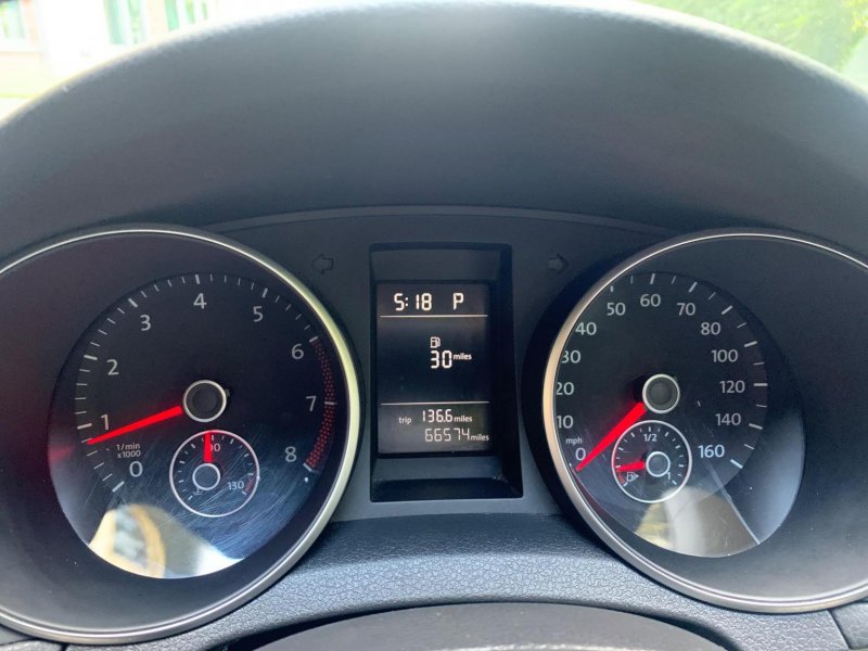 VOLKSWAGEN GOLF