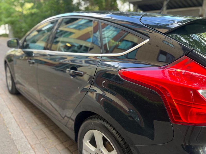 FORD FOCUS