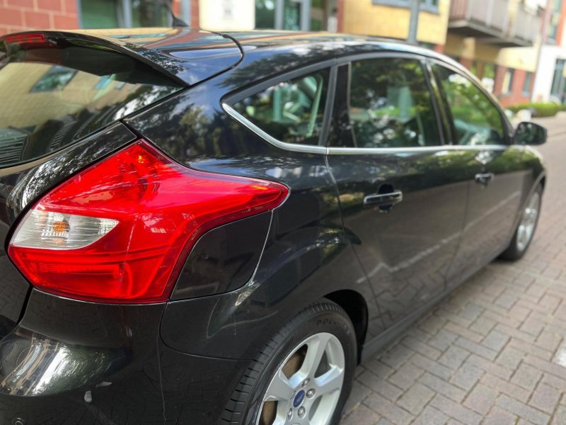 FORD FOCUS